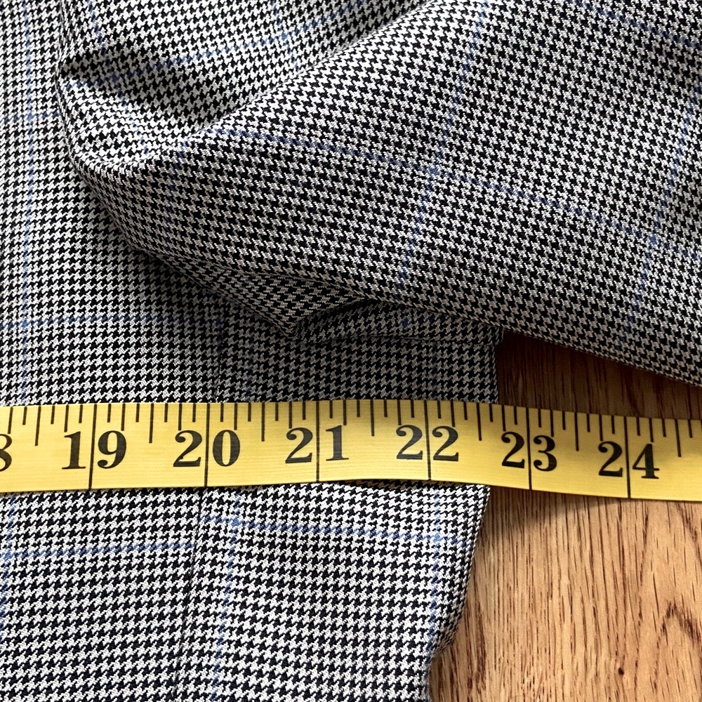 Jos A Bank Signature
Collection Mens 44R Wool/Silk
Plaid Blazer Sport Coat - Picture 9 of 12